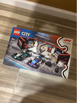 LEGO City F1 Garage & Mercedes-AMG & Alpine Cars 60444