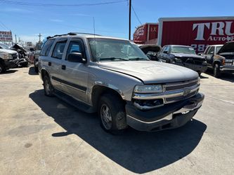 2004 CHEVROLET TAHOE IN FOR PARTS!