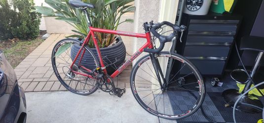 Mens Aluminum And Forged Carbon Road Bike