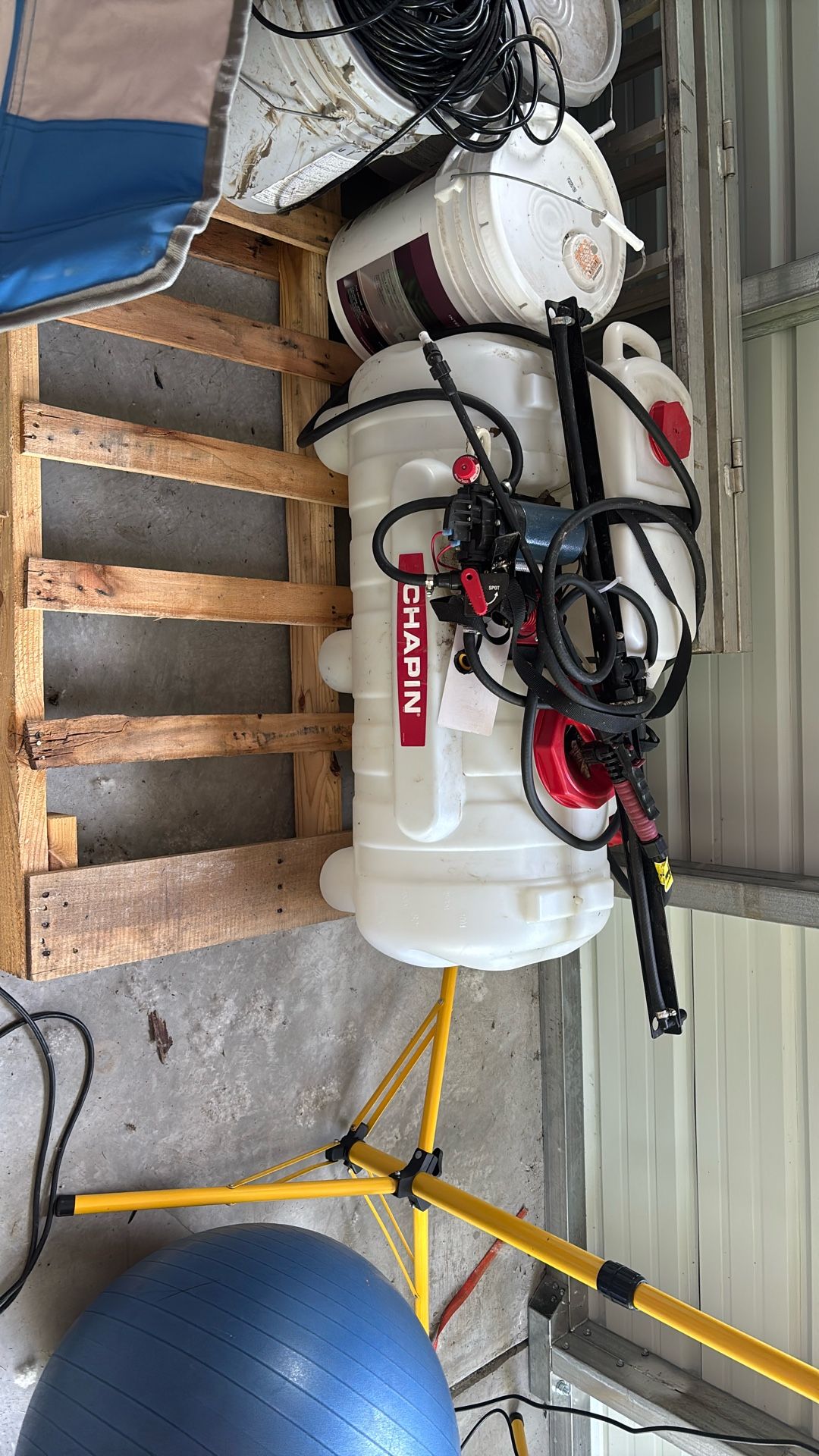 Chapin 25 gallon Sprayer With Boom