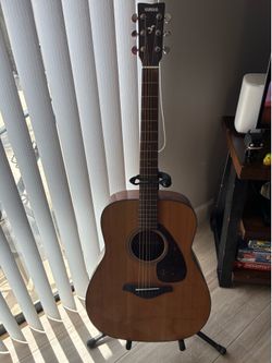 Yamaha guitar FG700S