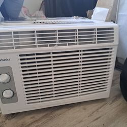 Small Window Air Conditioner 