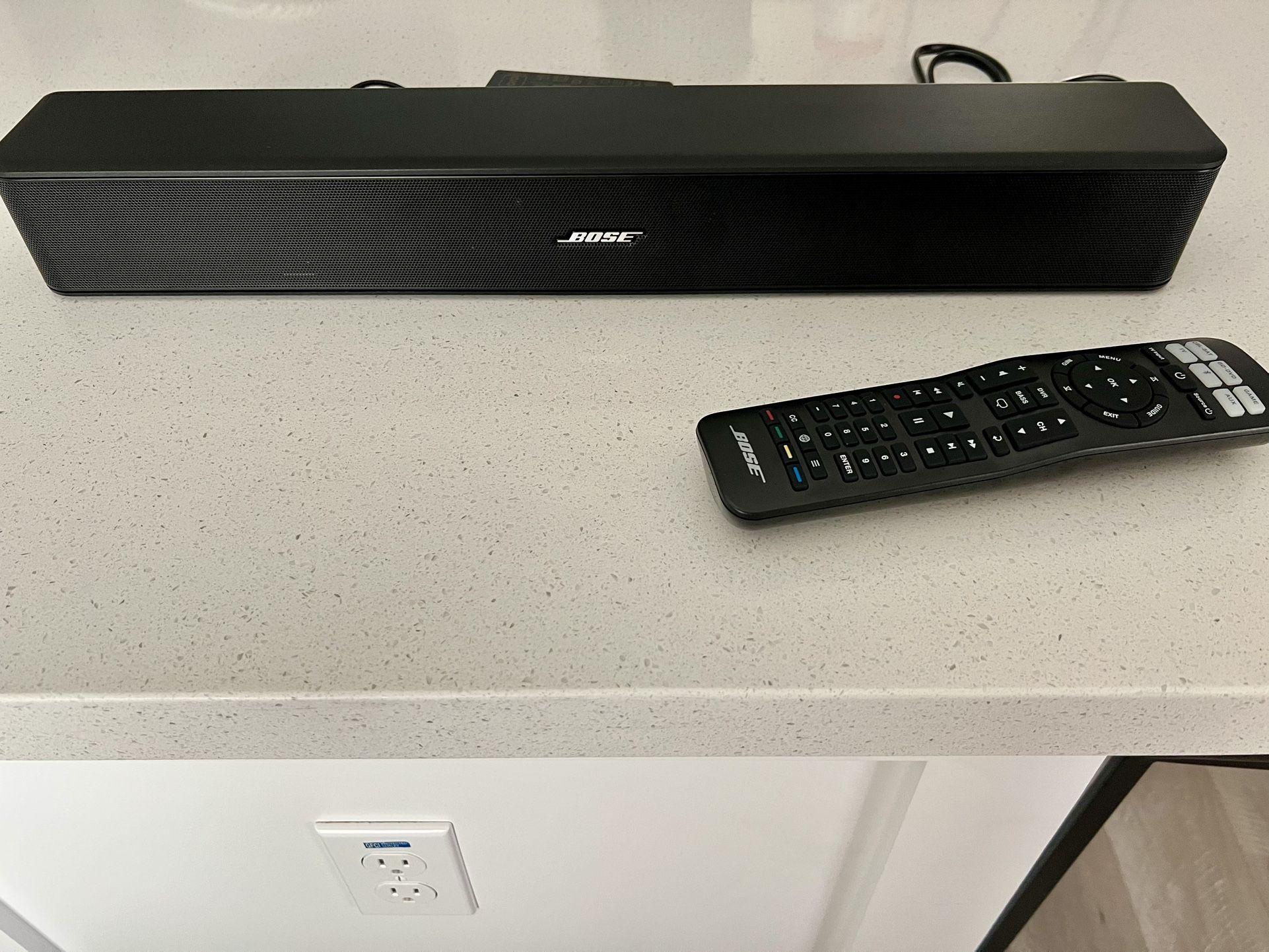 Bose Solo 5 Soundbar ( Like New)