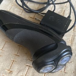 Good working shaving machine  PHilips  3000