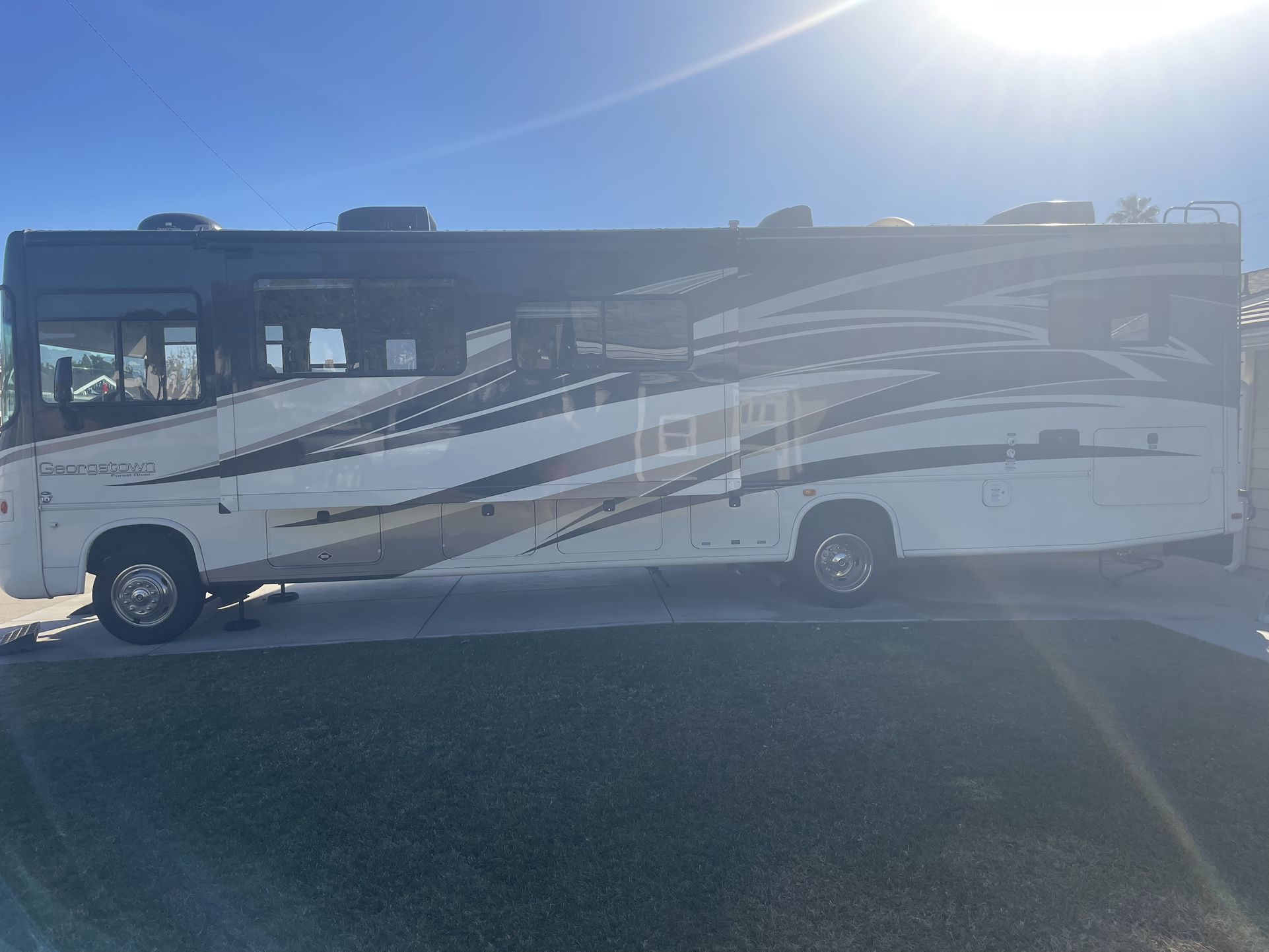 2012 Forest river Georgetown 351ds