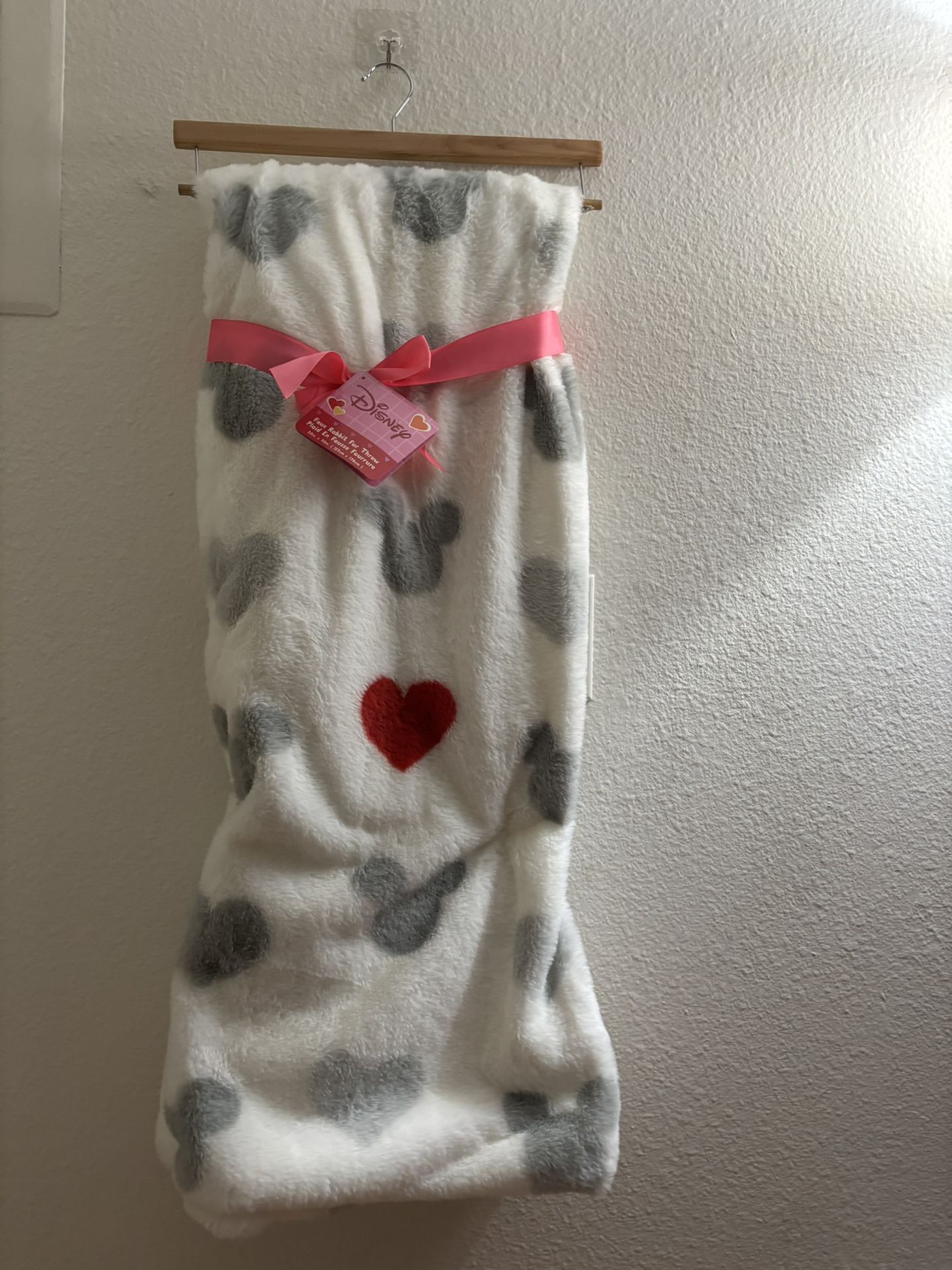 Disney Mickey Mouse Valentines Faux Fur Throw Blanket