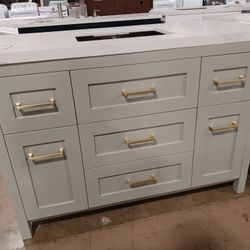 48in. ASE Bathroom Vanity! 
Hardwood, Slow Closing, Choice of Quartz Top, Backsplash. Sink Included