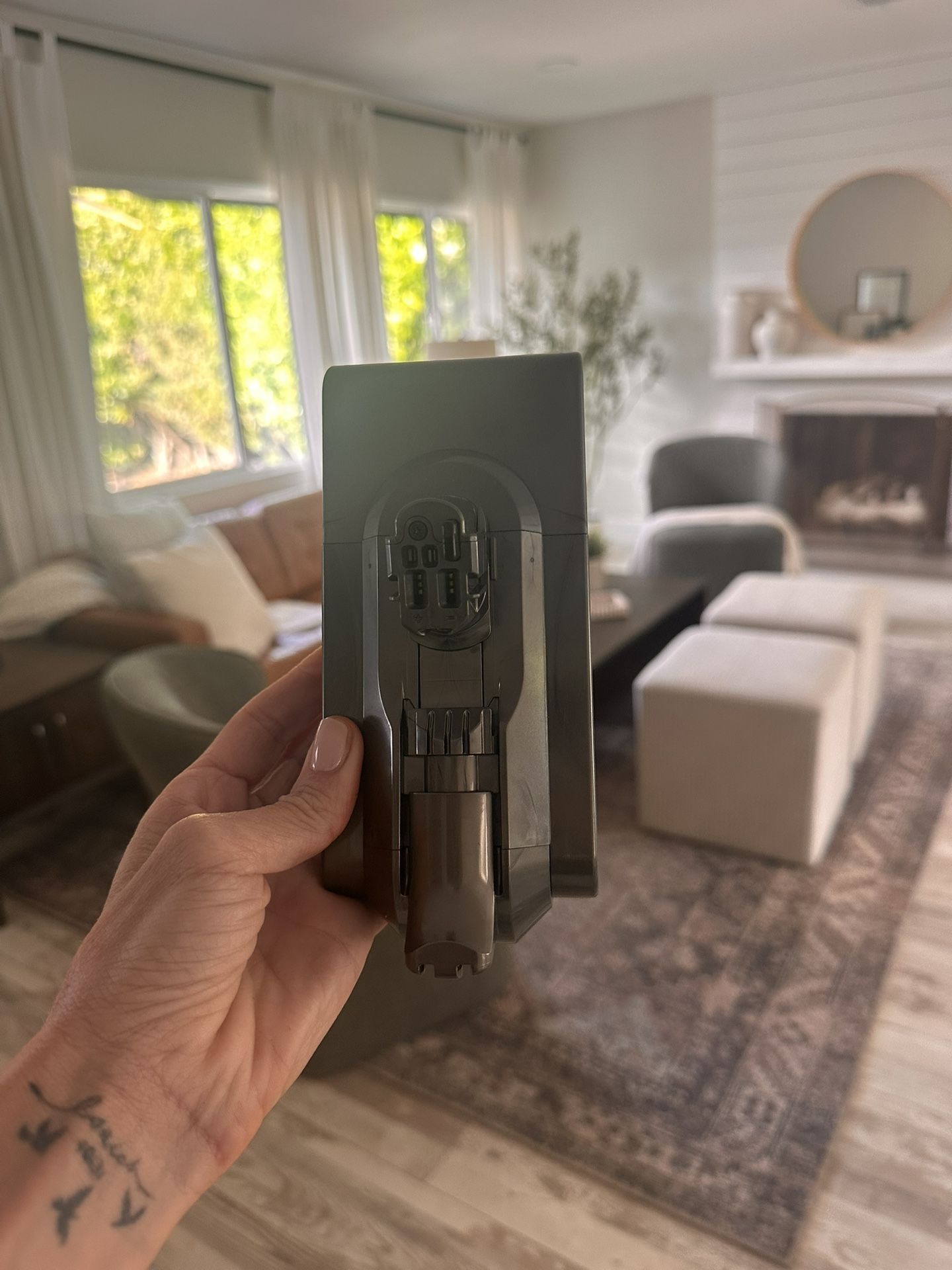 Dyson V-15 Battery