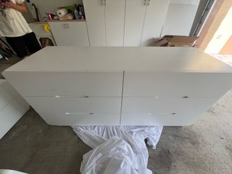 SNS Imports Dresser