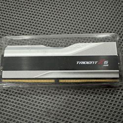 G.Skill Trident Z5 RGB 16GB 7800MT/s DDR5 CL36