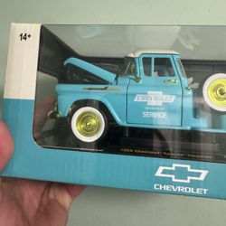 M2 Machines 1958 Chevrolet Apache Stepside 1:24 R130 Chase !