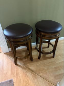 Sání 25” swivel counter stool, solid wood faux leather brown 25»