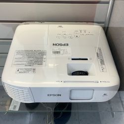 PROJECTOR
