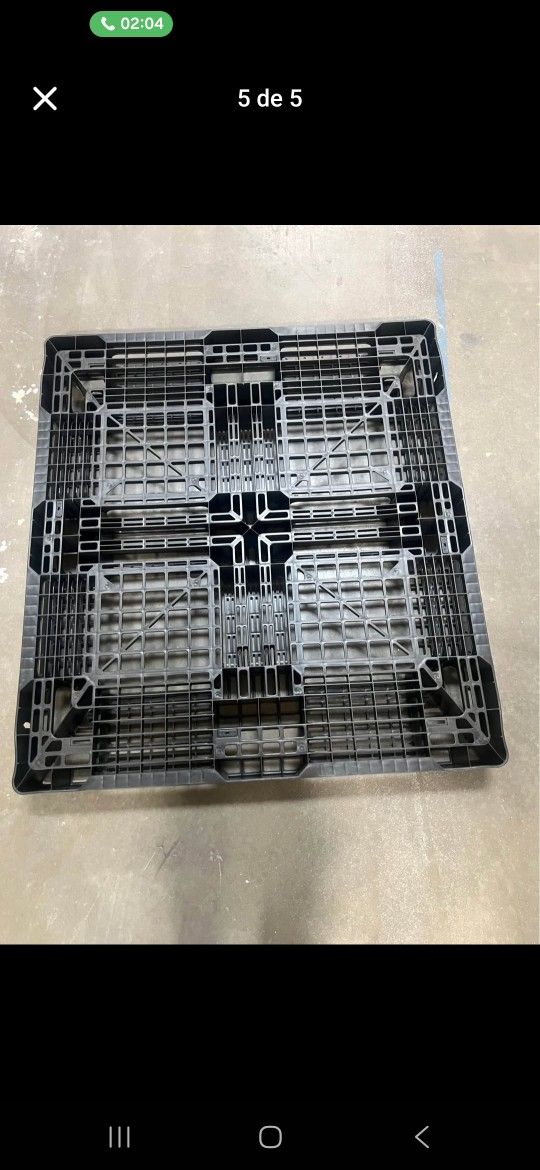 Plastic pallets 48 x 40 for sale