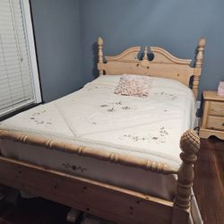 Queen Size  Bedroom Set