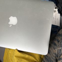 MACBOOK PRO