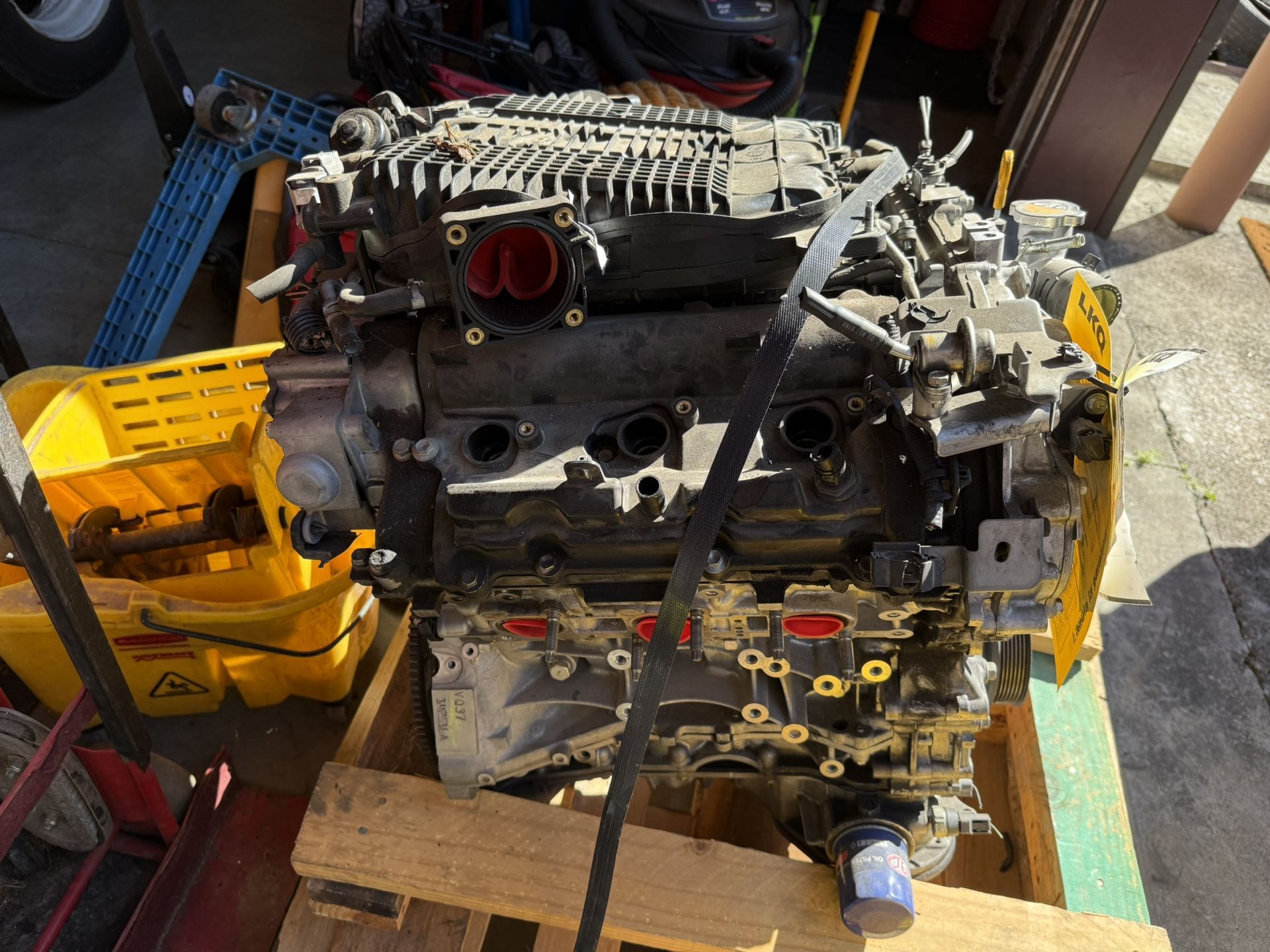 INFM37 (Infiniti M37) engine