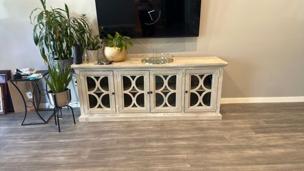 Beautiful vintage cabinet /TV stand