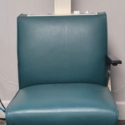 La Maur, Salon Dryer Chair