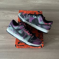 Nike Dunk Low Graffiti Size 10.5M