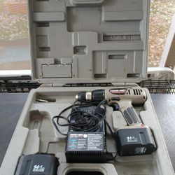 Porter Cable Drill w 2 Batteries and 1 Charger w Case