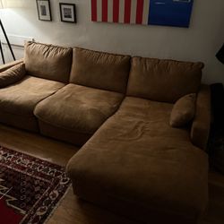 Soft And Deep Three Piece Sectional Sofa/couch 500$
