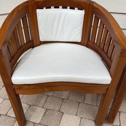 Outdoor Chairs with Zip Up Covers 