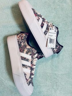 Women’s Adidas size 8.5 NWT
