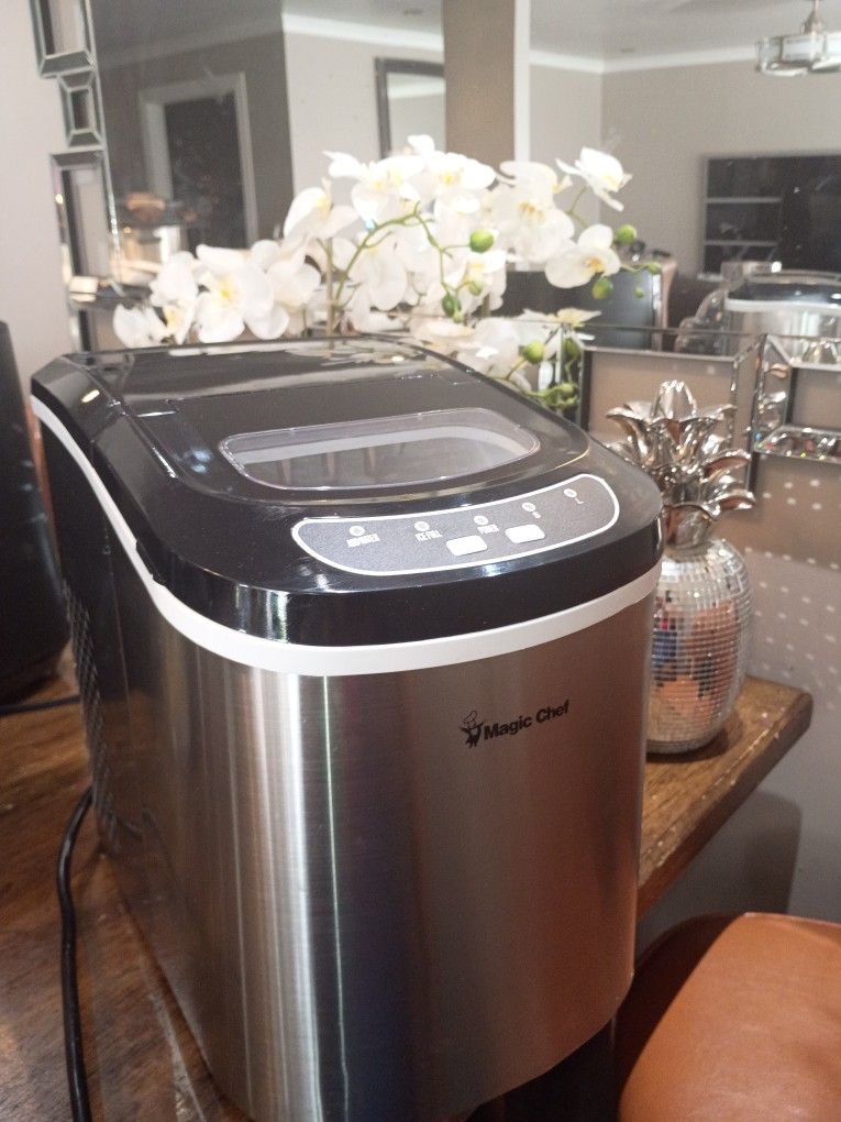 Magic Chef Ice Maker