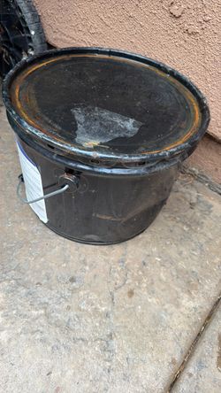 Mastic roof leaks sealer