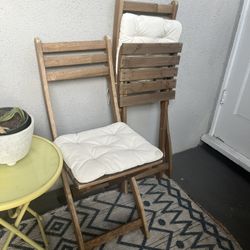 Slatted Wood Folding Chairs With Tufted Cushion