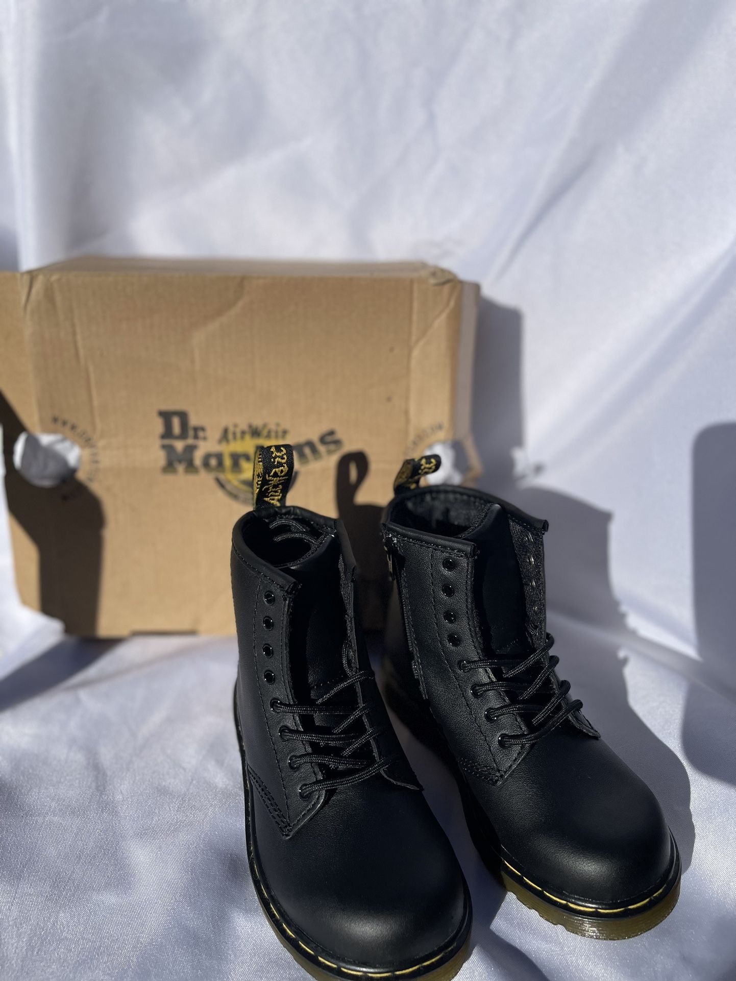 NEW toddler Doc Martens 10c