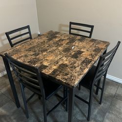 Living And Dining Room Set With Sectional $600