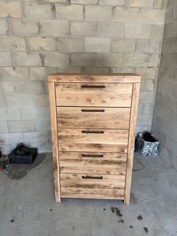 Ashley Furniture 5 Drawer Solid Wood Dresser