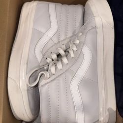 WMNS NIKE COURT ROYALE SUEDE