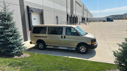 2010 Chevy Express 3500