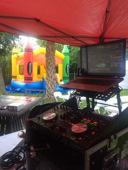 Para todo tipo de fiesta carpa ,sillas,mesas,brincolines,Dj llama y reserva tu fecha
