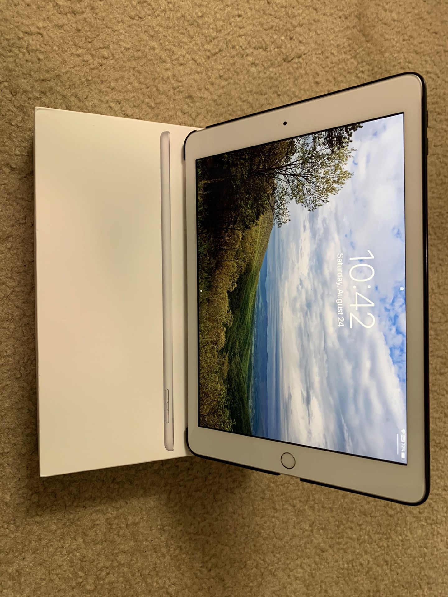 2018 iPad WiFi 128gb like new