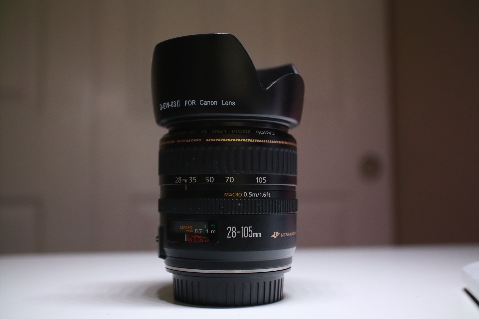 Canon 28-105mm F 1:3.5-4.5 II USM Zoom Lens with Lens Hood