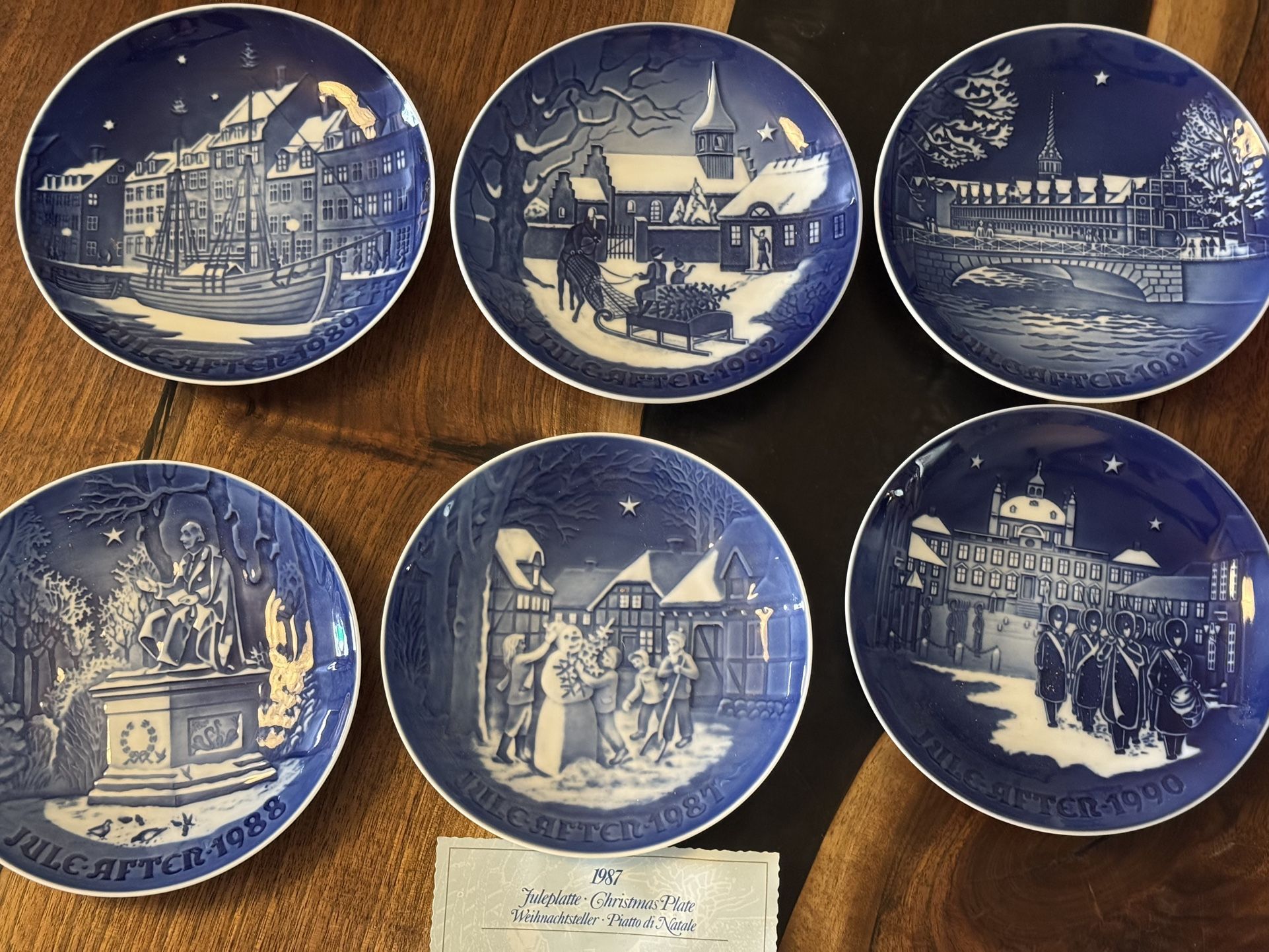 Jule After Holiday Collectible Wall Decorative Plates