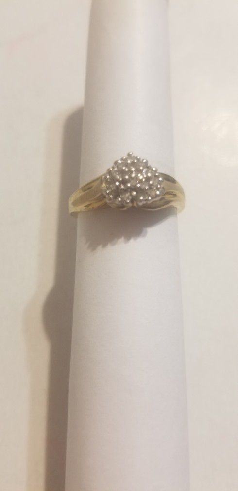 10K gold Heart  and small diamond gold ring  Size 7 use