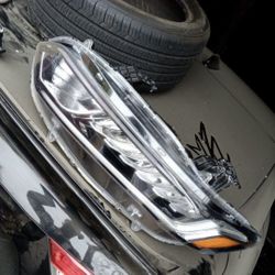 2018 Honda Accord Left Head Light And Left Foglight Also Have The Right Foglight