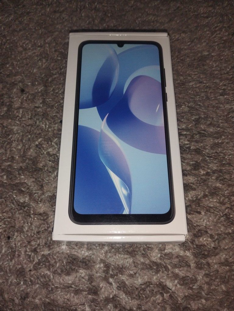 New In Box 67L Android Smartphone Unlocked 4o2 383 391o