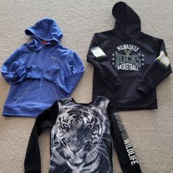 Boys Size Medium Milwaukee Bucks Hoodie