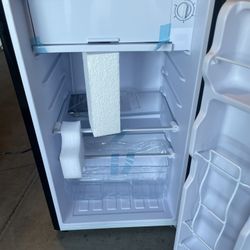 Sweetcrispy 3.2 Cu.Ft Mini Fridge with Freezer Small Refrigerator Single Door Adjustable Thermostat Energy-efficient Low Noise, Compact Fridge for Bed