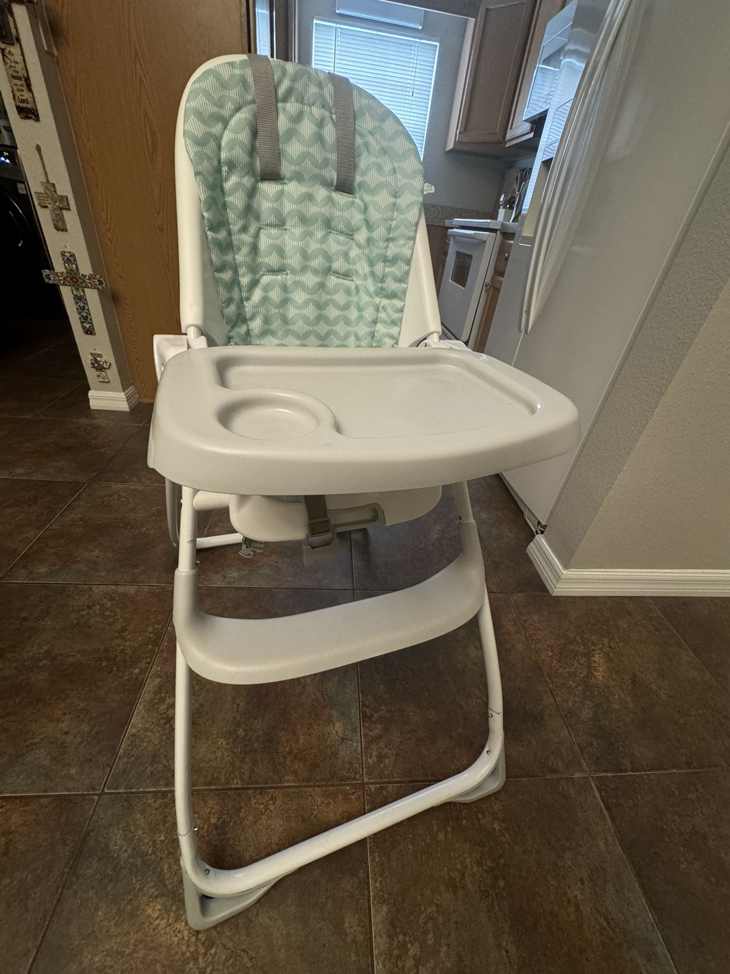 Yummity Yum Easy Folding High Chair