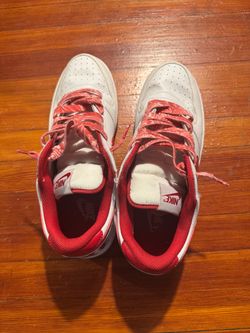 Nike White/Red Low Top Lace-Up Men's Athletic Sneakers Activewear Casual