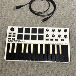 Akai Professional MPK Mini MIDI Controller