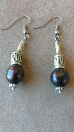 Black Pearl and silver earrings