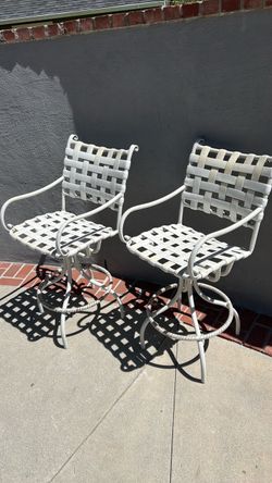Brown Jordan Counter or bar table chairs